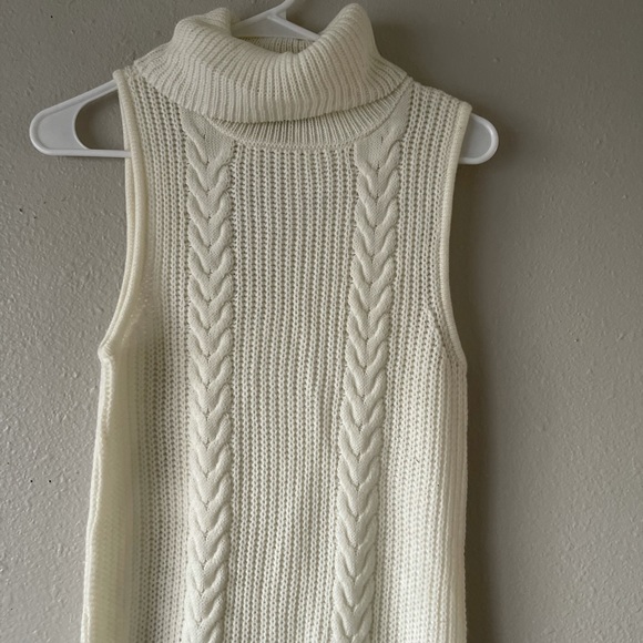 White sweater dress - Picture 2 of 2